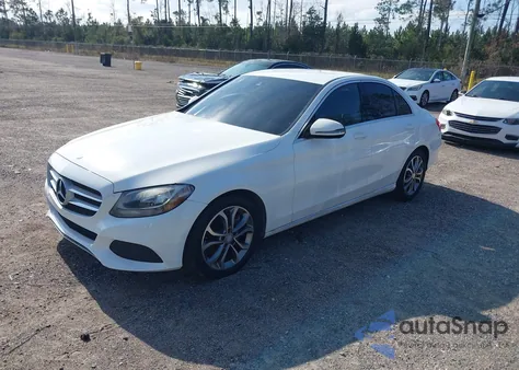 2016 Mercedes-Benz C 300 из США, поврежденный, VIN 55SWF4JB3GU124256
